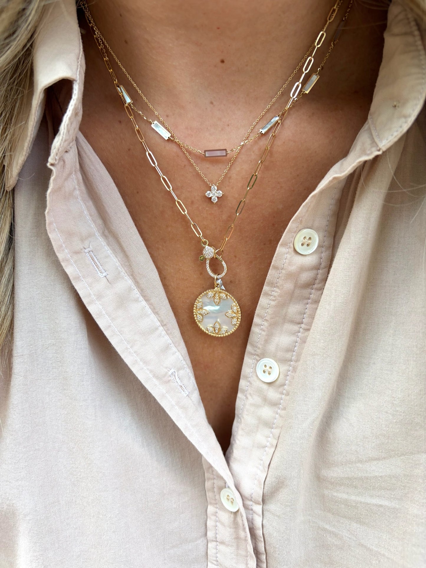 Vintage La Rose 14K Mother of Pearl Leaf Diamond Circle Pendant