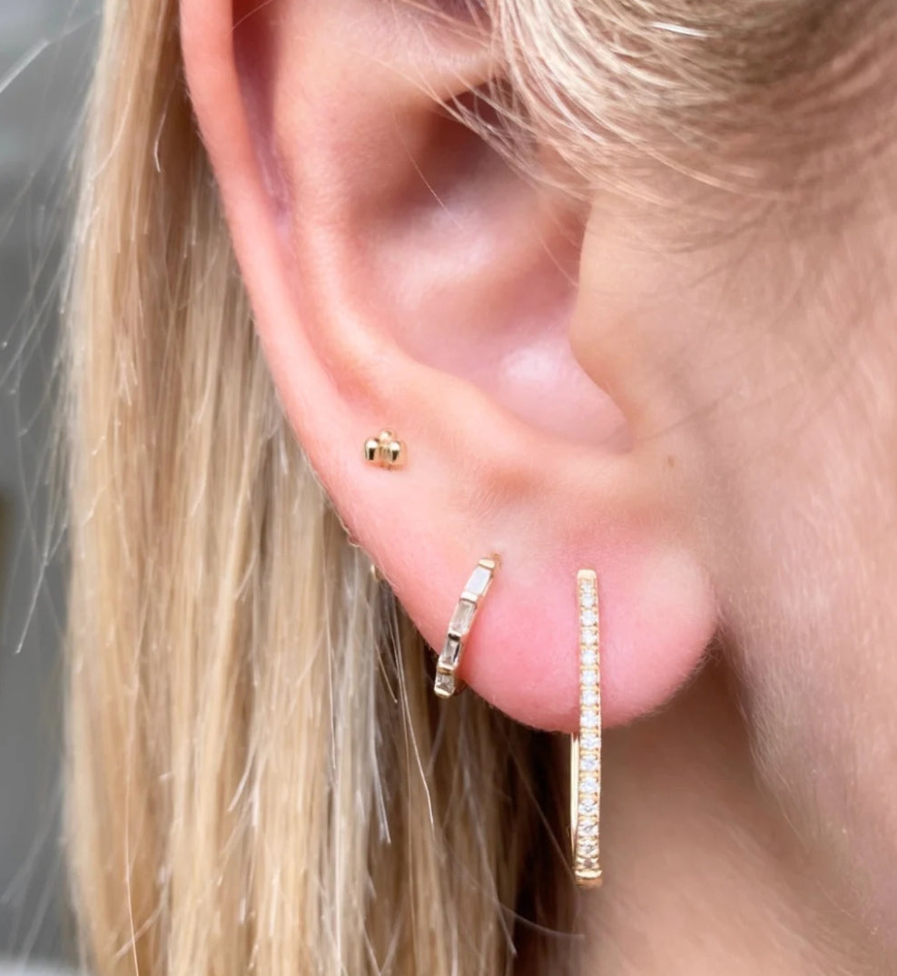 Vintage La Rose 14K Single Row Paperclip Huggie