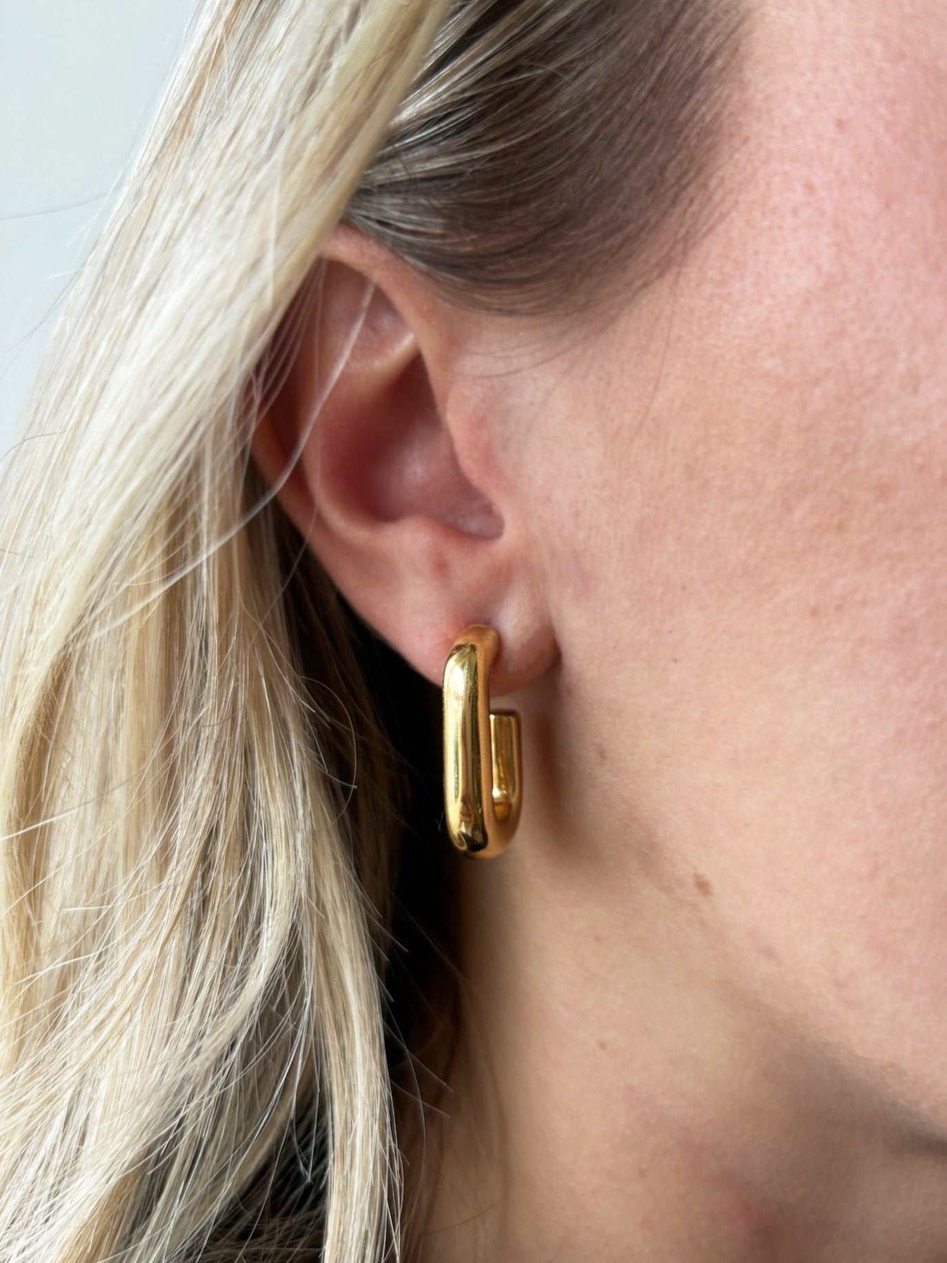 Vintage La Rose 14K Chunky Hoop