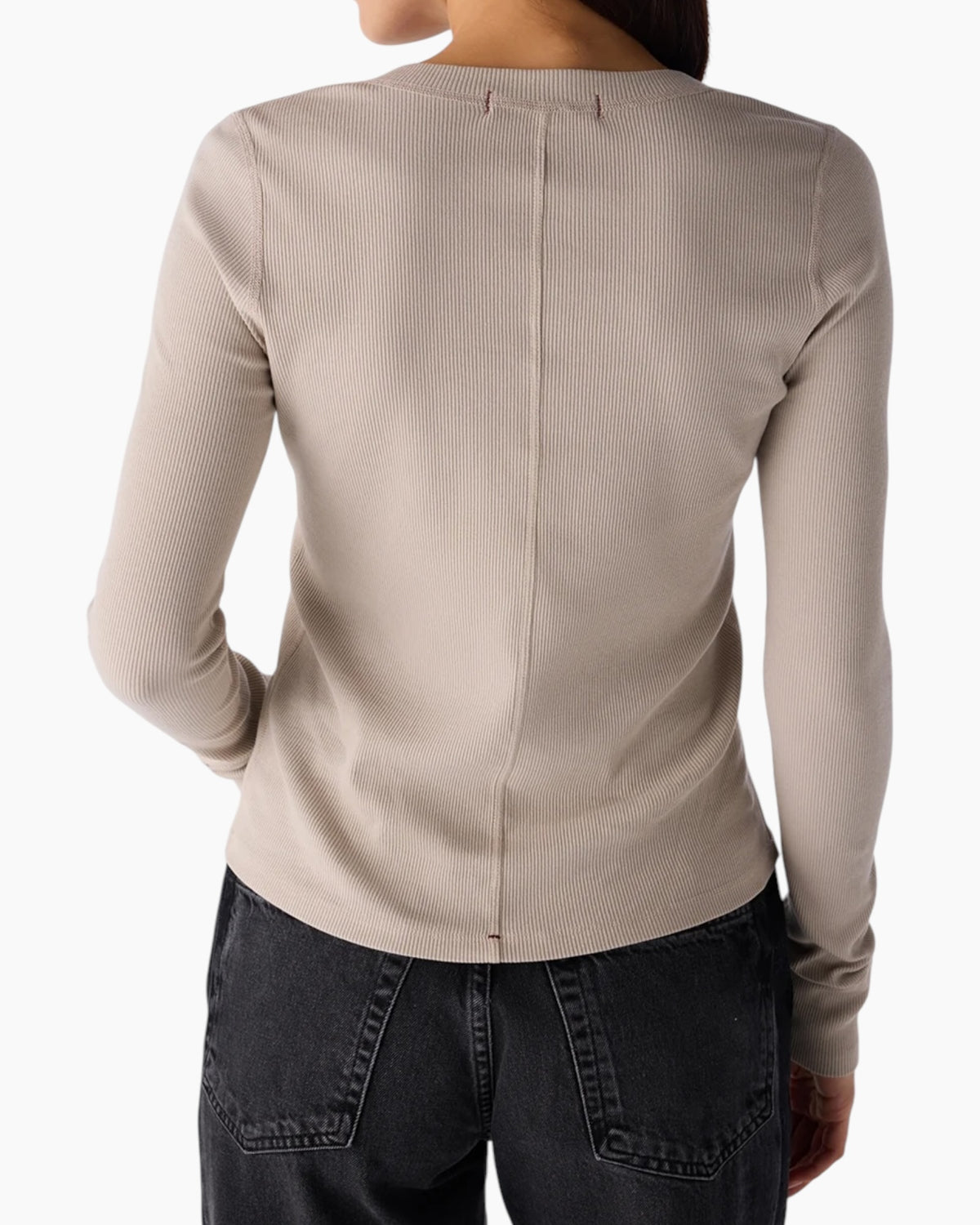 Amo Calla Henley
