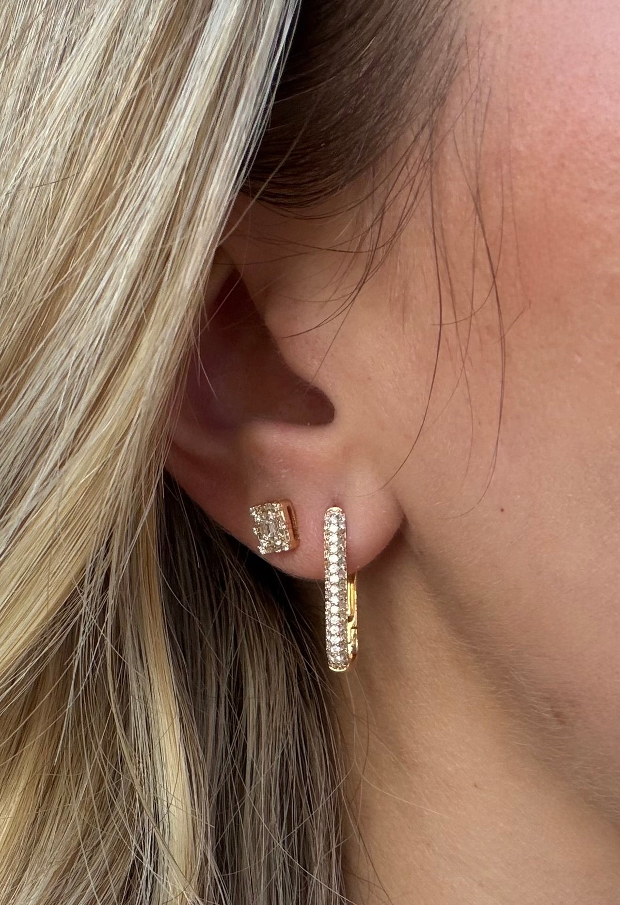 Vintage La Rose 14K 3 Row Paprclip Huggie